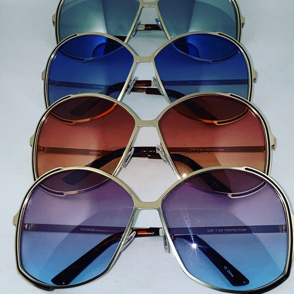 Dash - Picture 1 of 6